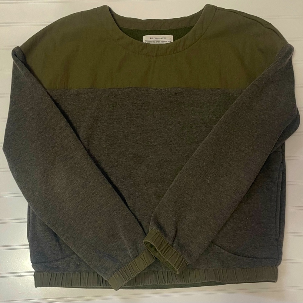 REI Cooperative Women’s Small Olive and Gray Sweatshirt